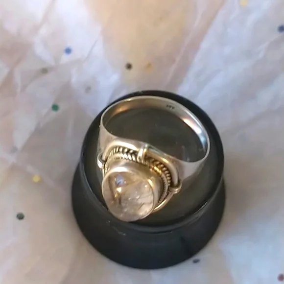 Silver stone has fossil inside, size 7. - Picture 2 of 7